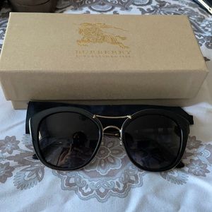 Women Burberry Sunglasses